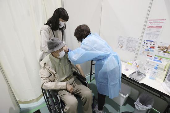 85 people in Japan died after receiving Pfizer COVID-19 vaccines