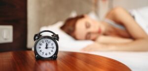 Middle-aged people with less sleep may increase the risk of dementia!