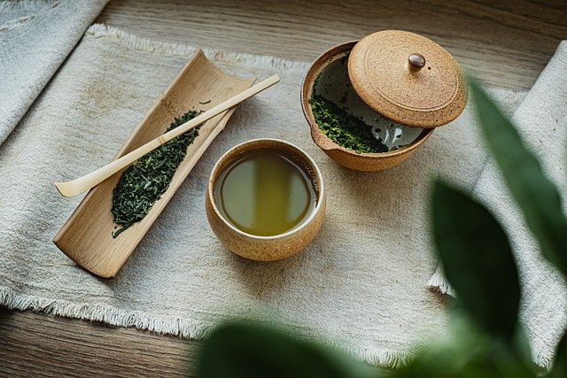 Aging: The catechol in green tea may enhance the body’s health and prolong life. Green tea is believed to promote health and longevity due to its high amount of antioxidants.
